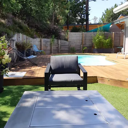 Jolie Maison Moderne Et Sereine à *