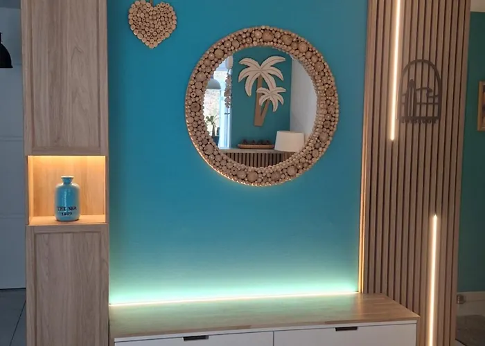 Jolie Maison Moderne Et Sereine à *