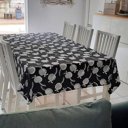 Jolie Maison Moderne Et Sereine à *